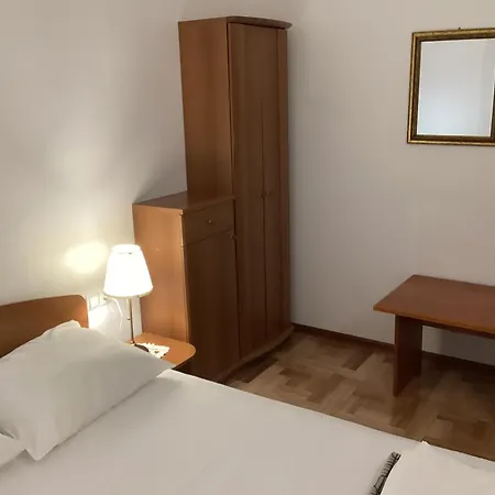 雅德兰卡公寓 * Barbat na Rabu